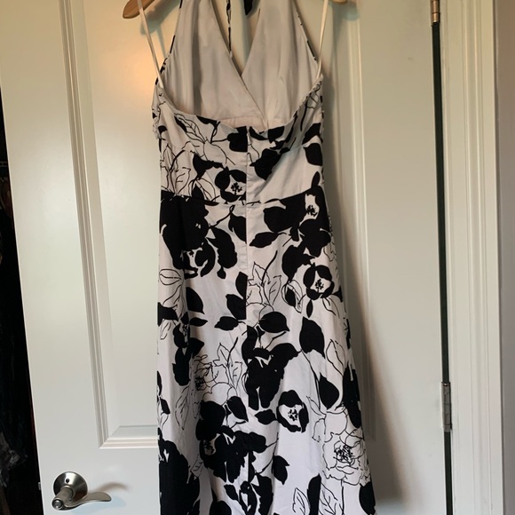 WHBM Black/White Halter dress - Picture 6 of 7